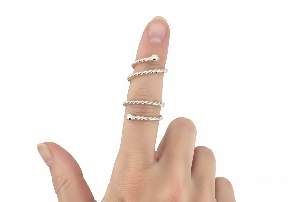 silver lateral displacement or fashion adjustable ring